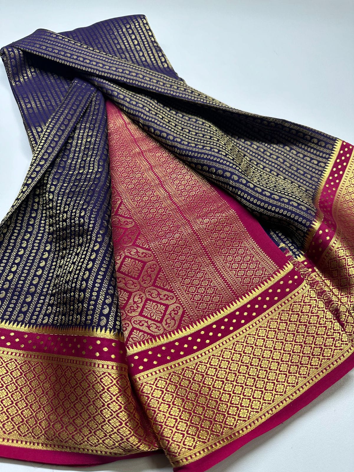 Black Nd Marun Colour Rich Pallu Soft Silk Saree