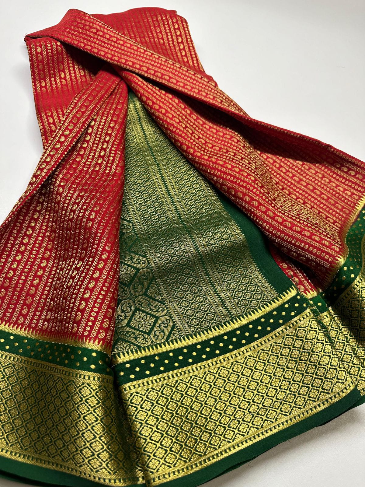 Red Nd Green Colour Rich Pallu Soft Silk Saree